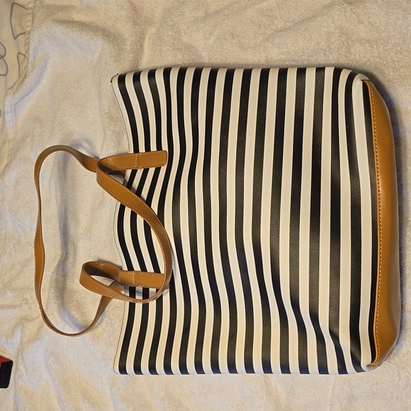 Reaction Kenneth Cole black and White bow tote bag - Picture 2 of 3